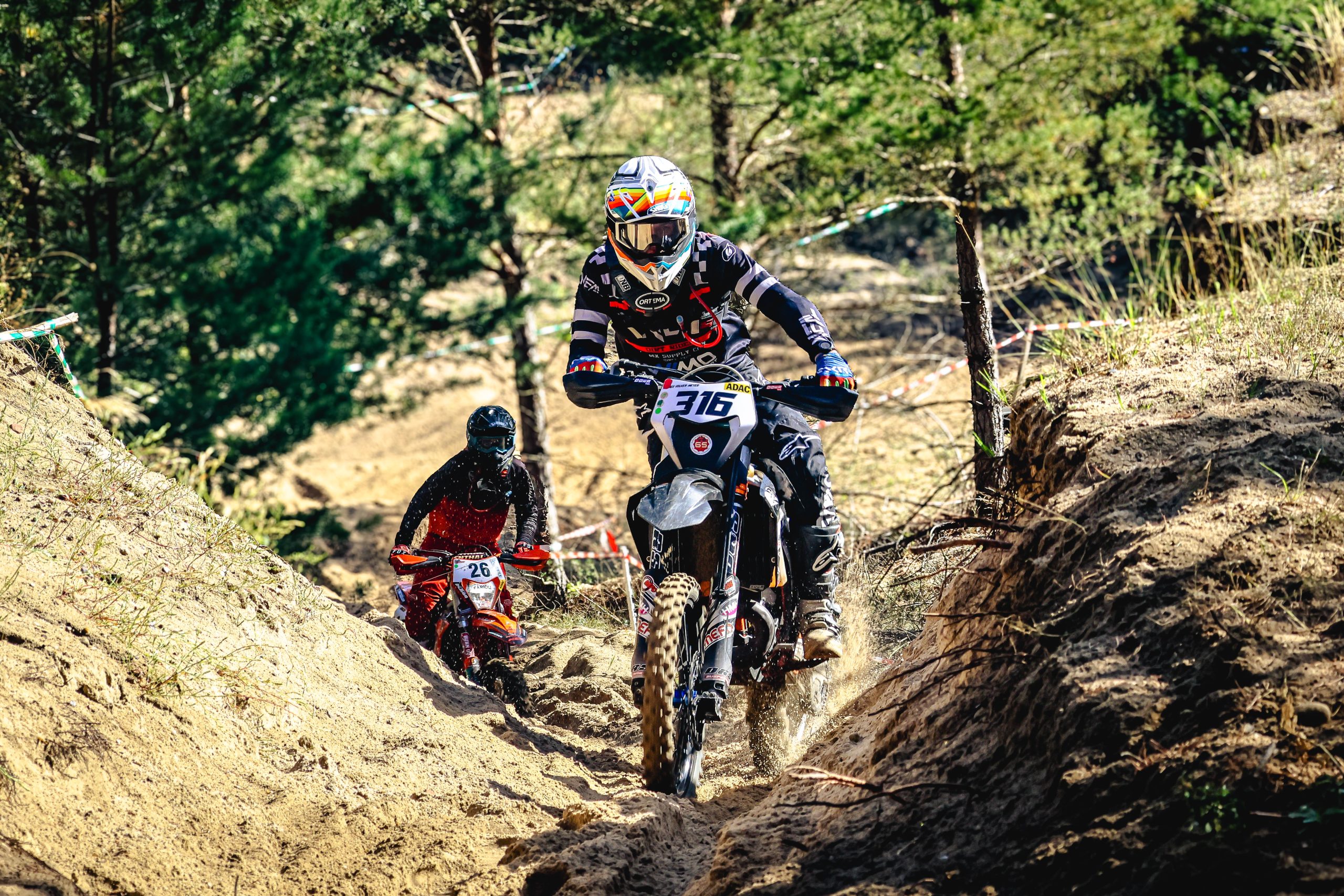 Rekordstarterfeld, neues Streckenkonzept und abwechslungsreiches Wetter beim ECHT Endurocup in Reetz
