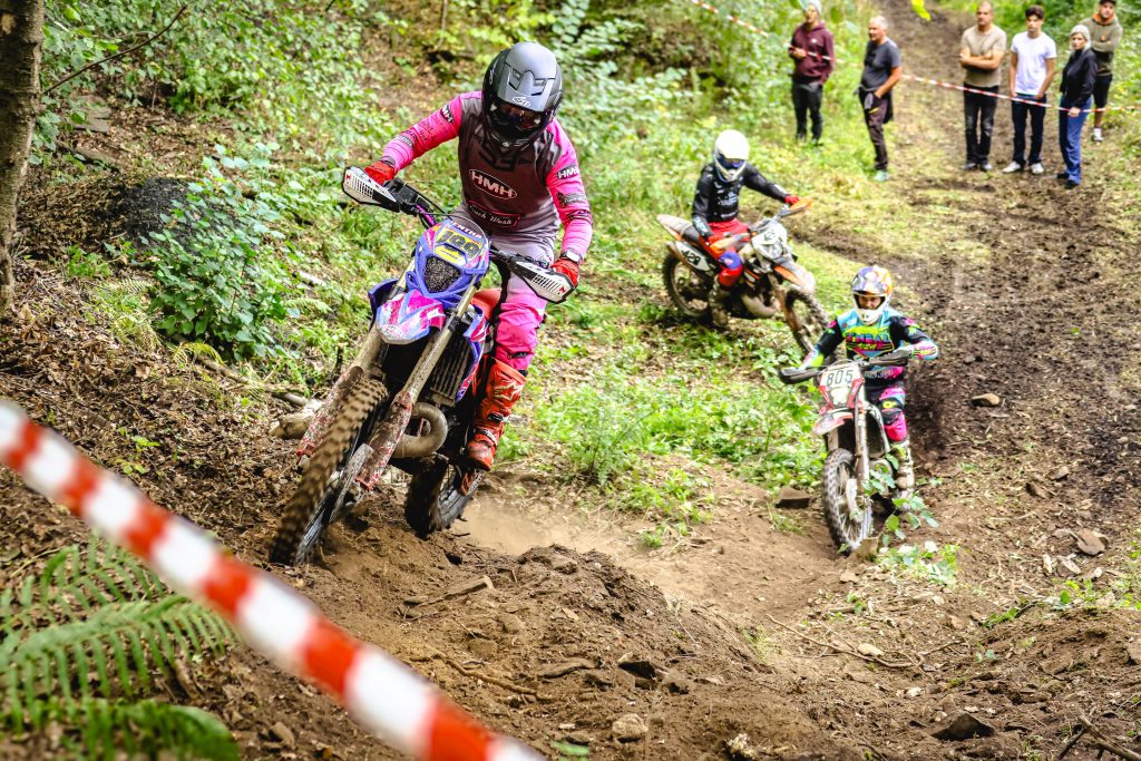 ECHT Endurocup feiert anspruchsvolles Saisonfinale im eigenen Wohnzimmer